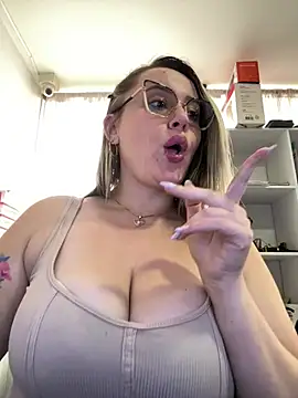 CurvyLust x online show from February 2026 02:14:01 PM