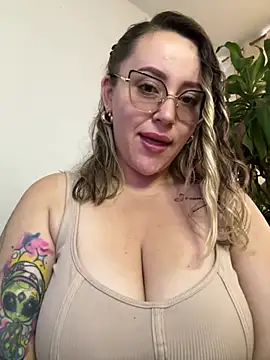 CurvyLust x online show from April 2026 01:25:02 PM