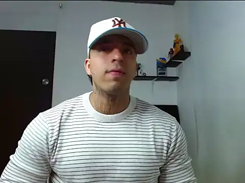 Snapshot of ragnar_phoenix chatting on December 2025 10:04:02 PM ragnar phoenix online show from December 2025 10:04:02 PM