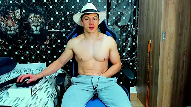 javiersexymann online show from May 2026 12:18:02 AM