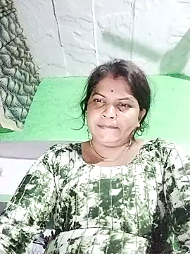 Rajnee33A online show from November 2025 10:54:01 PM