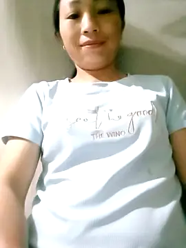 lucybaby00 online show from April 2026 09:37:02 PM