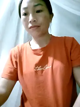 lucybaby00 online show from April 2026 10:45:02 PM