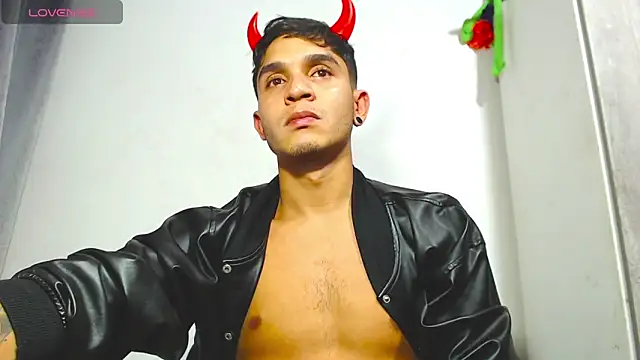 Angel latinboy online show from October 2025 10:09:01 PM