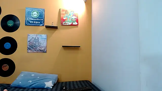 skinnyverus18 online show from March 2026 07:02:02 PM