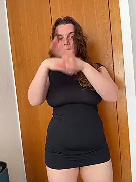 TenderLaGlamor online show from April 2026 10:57:01 AM