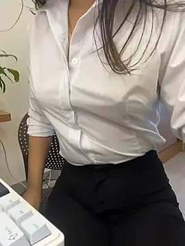 Snapshot of bunny_b4nny chatting on November 2025 06:01:01 AM bunny b4nny online show from November 2025 06:01:01 AM