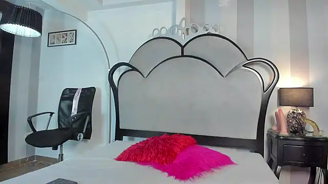 MiaAmore  online show from June 2026 05:51:01 PM