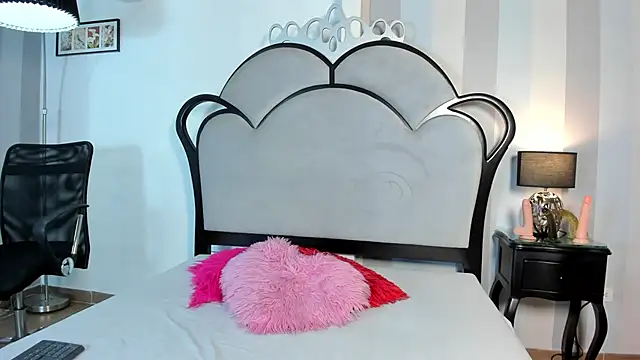 MiaAmore  online show from June 2026 04:19:02 PM