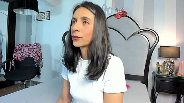 MiaAmore  online show from July 2026 06:01:02 PM