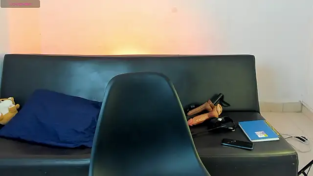 zarek lux online show from March 2026 01:14:02 PM