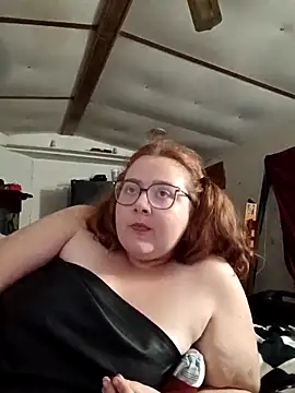 XEmoxkittyx online show from February 2026 05:26:01 AM