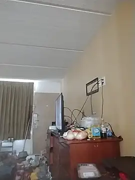 XEmoxkittyx online show from June 2026 06:13:01 PM
