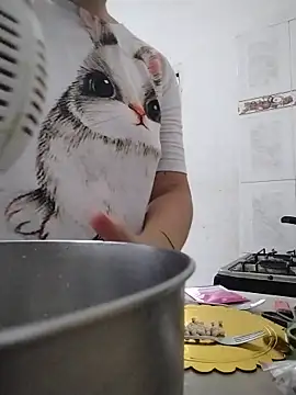 SirenRouge 69 online show from April 2026 10:25:02 PM