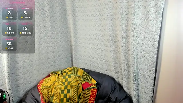 MiaLores online show from December 2025 08:30:01 AM