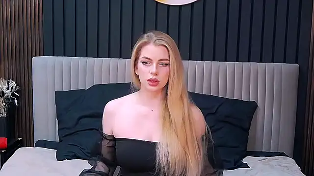 Snapshot of MilanaCeleste chatting on November 2025 07:02:02 PM MilanaCeleste online show from November 2025 07:02:02 PM