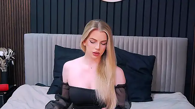 Snapshot of MilanaCeleste chatting on November 2025 01:05:01 AM MilanaCeleste online show from November 2025 01:05:01 AM