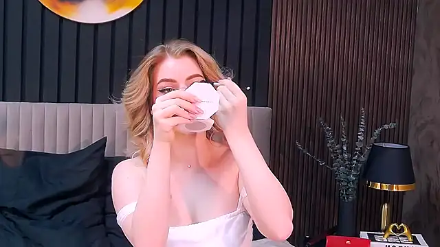 Snapshot of MilanaCeleste chatting on February 2026 10:54:02 PM MilanaCeleste online show from February 2026 10:54:02 PM