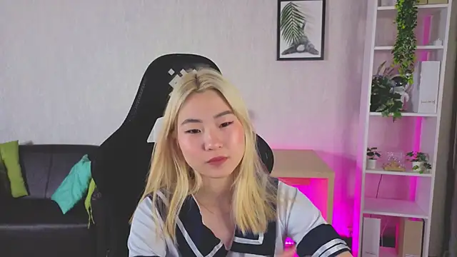 Aisi 18 online show from February 2026 12:07:01 AM