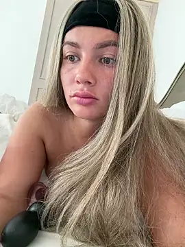 little lola x online show from May 2026 04:04:02 PM