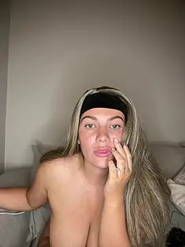 little lola x online show from July 2026 09:10:01 PM