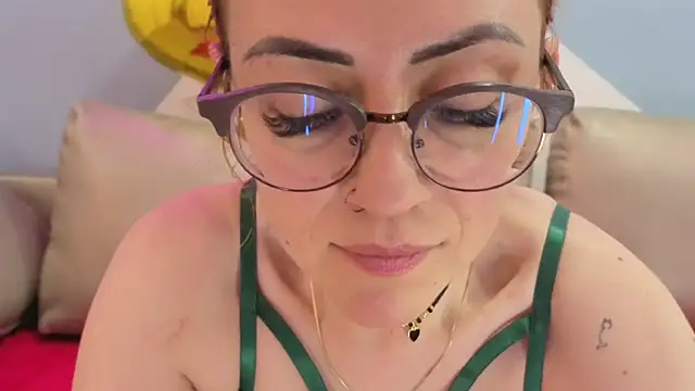 Victoria Fallon online show from October 2025 08:07:01 PM