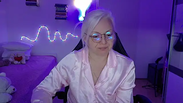 Linsy Kim online show from April 2026 06:09:01 PM