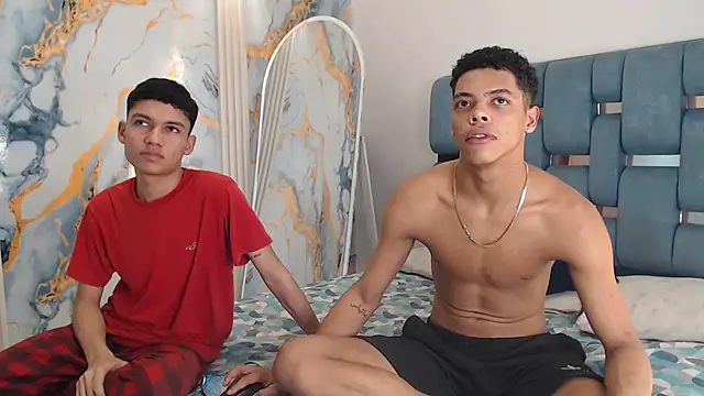 PRETTY FEM online show from April 2026 01:39:01 AM