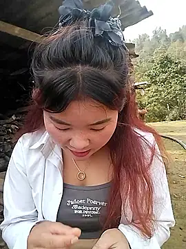 lylylove online show from March 2026 02:26:01 AM