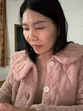 xiiuuff18 online show from March 2026 12:33:01 PM