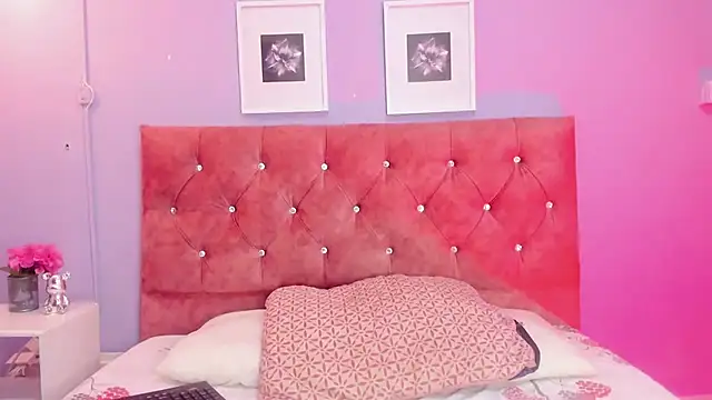 GabiHills online show from April 2026 02:00:02 AM