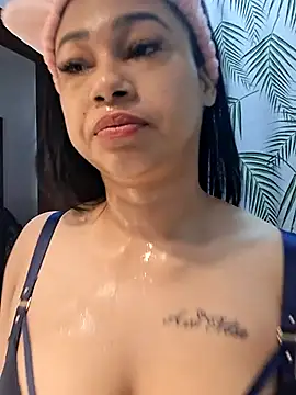 Tigresa23 online show from March 2026 05:18:02 PM