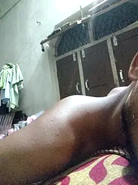 Snapshot of yours_boyyy chatting on September 2025 04:53:02 PM yours boyyy online show from September 2025 04:53:02 PM