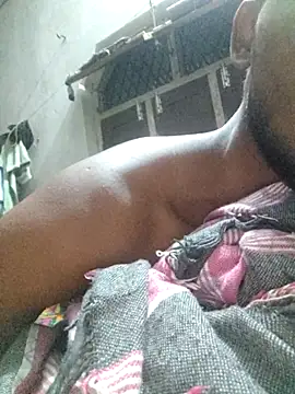 Snapshot of yours_boyyy chatting on September 2025 04:32:02 PM yours boyyy online show from September 2025 04:32:02 PM