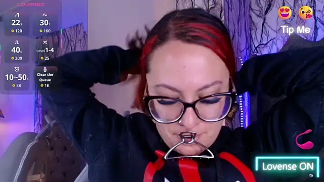 Zami Escobar of online show from April 2026 05:21:02 PM