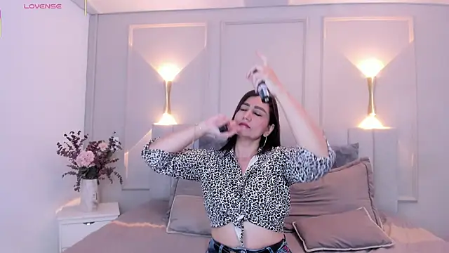 victoria bourne online show from February 2026 07:15:01 PM