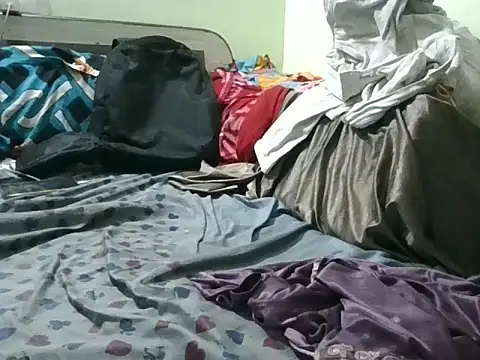 Roshani hoty online show from April 2026 05:14:02 PM