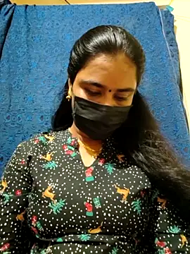 mini-queen online show from March 2026 05:45:01 PM