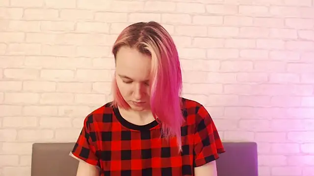 Ericha Stone online show from November 2025 08:08:02 AM