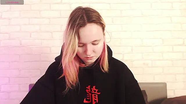 Ericha Stone online show from March 2026 01:34:01 AM