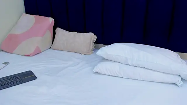 sophieturner mg online show from March 2026 07:13:02 PM