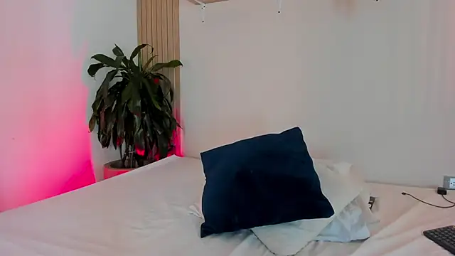 Cristalfoxy  online show from November 2025 07:36:02 PM