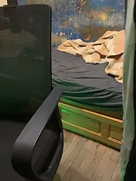 fronkie9384 online show from March 2026 04:20:01 PM