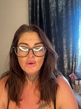 IrishmilfAnna online show from April 2026 09:12:02 AM