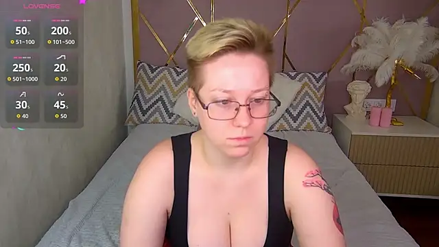 AlexandraGreen online show from October 2025 09:04:02 PM