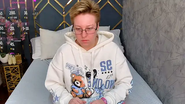 AlexandraGreen online show from October 2025 04:07:02 PM