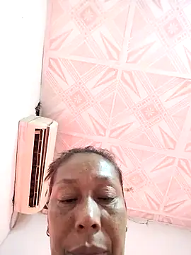 Naomi-Mature online show from November 2025 08:14:01 AM