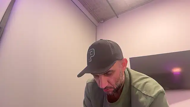 Hothotboyg online show from March 2026 06:30:01 AM