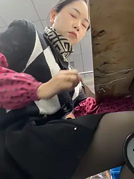 Snapshot of DHJM168 chatting on December 2025 01:00:01 AM DHJM168 online show from December 2025 01:00:01 AM