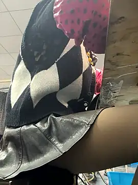 Snapshot of DHJM168 chatting on January 2026 01:08:02 AM DHJM168 online show from January 2026 01:08:02 AM